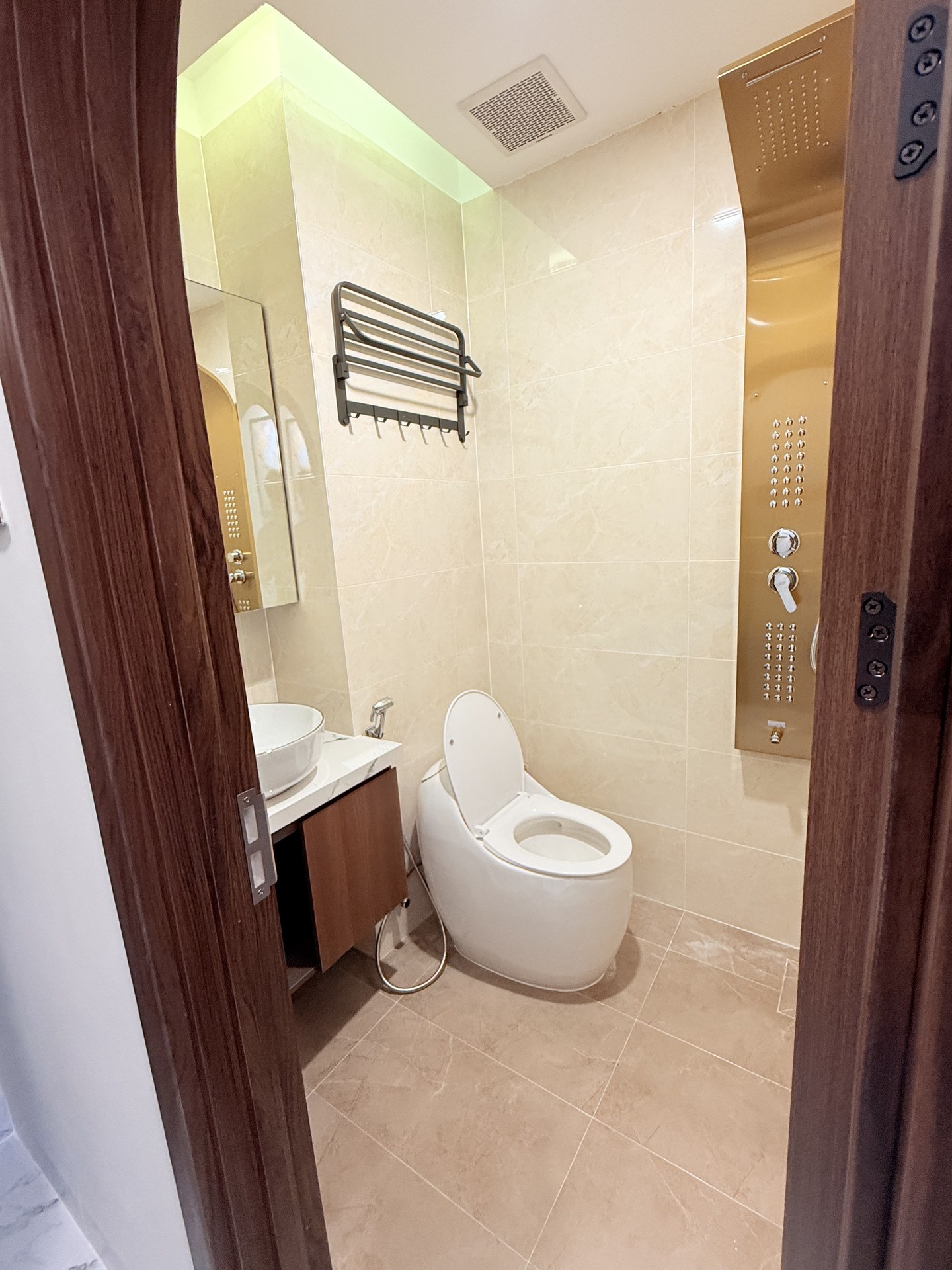 Phòng trống mùa thấp điểm: Chủ homestay xoay sở thế nào với Sonder? - bathroom
